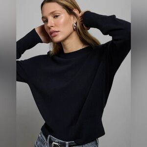 T Tahari Dolman Style Waffle Knit Cropped Length Sweater in Black sz XS